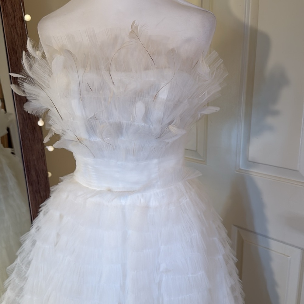 MAC DUGGAL
Kylie Strapless Ruffle Wedding Gown Anthropologie - Picture 10 of 17